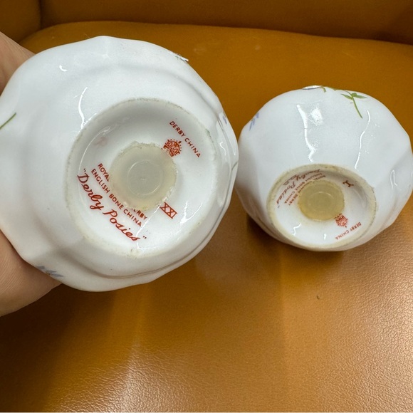 Salt & Pepper Set Derby Posies by ROYAL CROWN DERBY Bone China Vintage - Picture 7 of 9